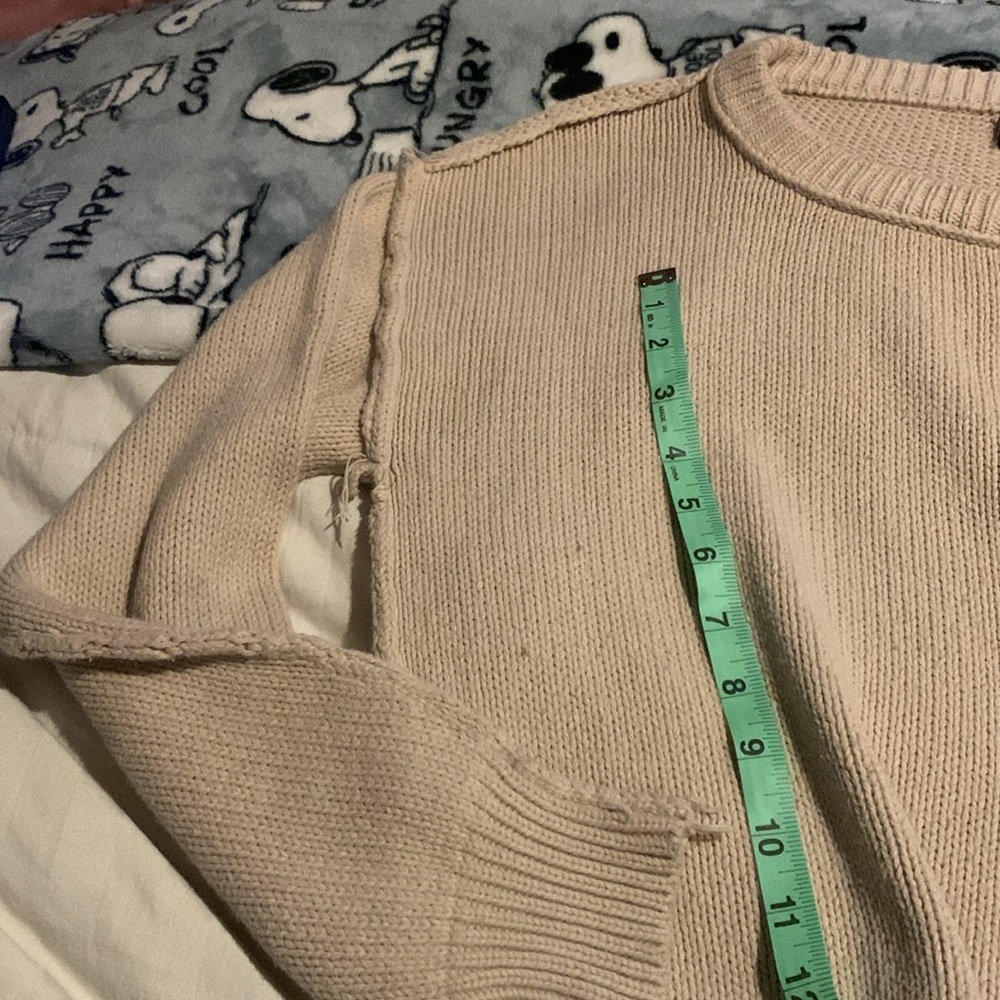 Vici Small oversized cropped knitted sweater, inside out seam design long sleeve - Picture 4 of 5